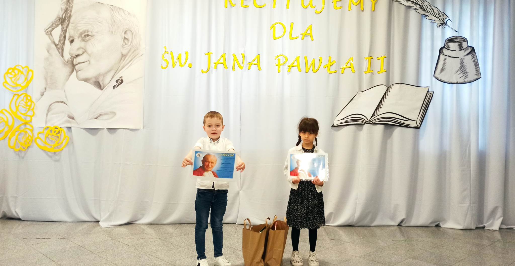 Przegląd Poezji Religijnej dla dzieci pod tytułem “Recytujemy dla św. Jana Pawła II