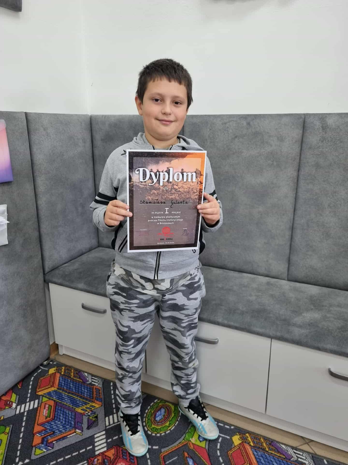 Sukces naszych uczniów podczas Pikniku Historycznego w Brodziakach!