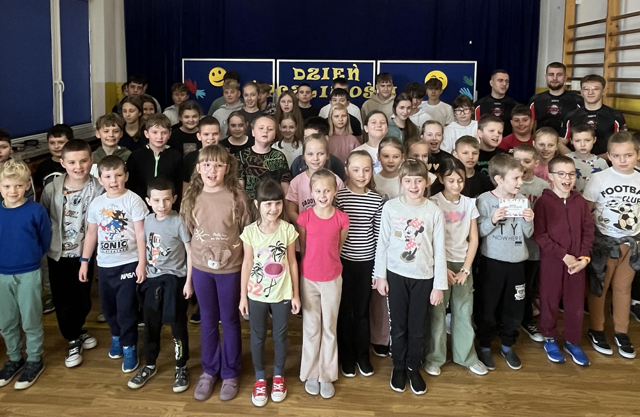 Dzień Życzliwości w naszej szkole – pełen uśmiechu, sportu i inspiracji!