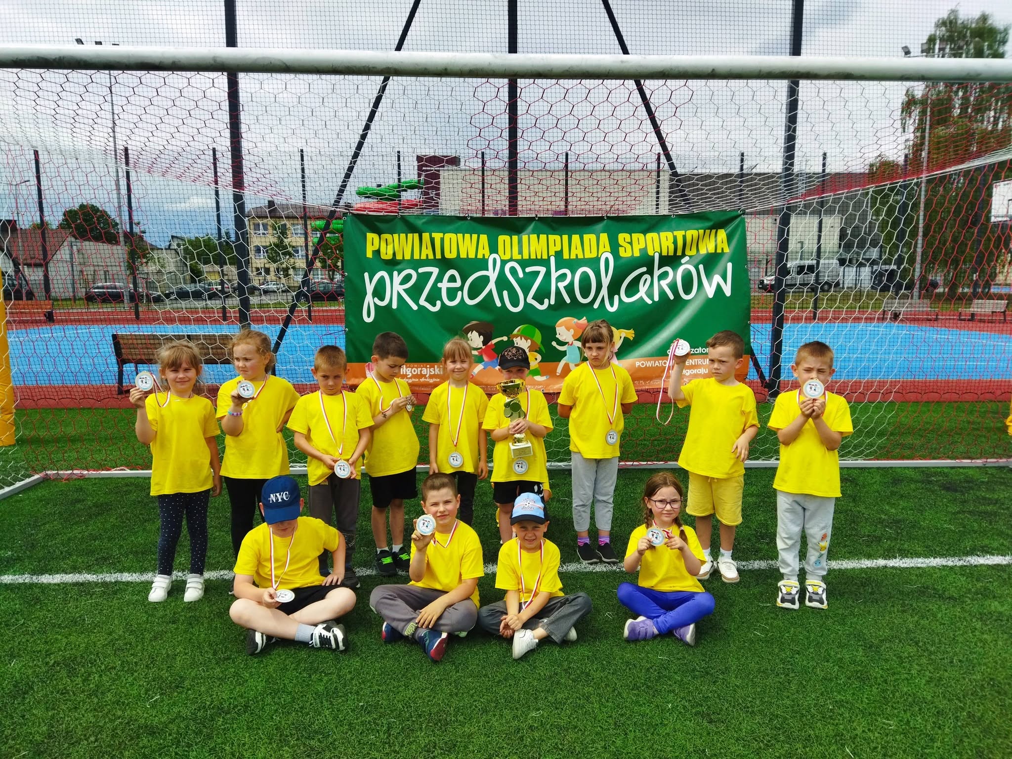 Mali Odkrywcy na Powiatowej Olimpiadzie Sportowej dla Przedszkolaków